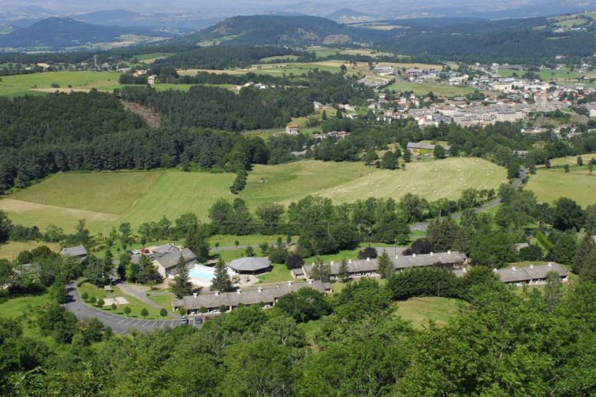 Eté : VVF Village Club Saint-Julien-Chapteuil