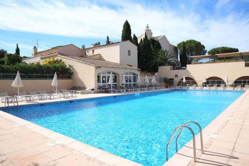 Piscine de plein air chauffée d’avril à septembre