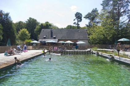 La piscine extérieure pour toute la famille