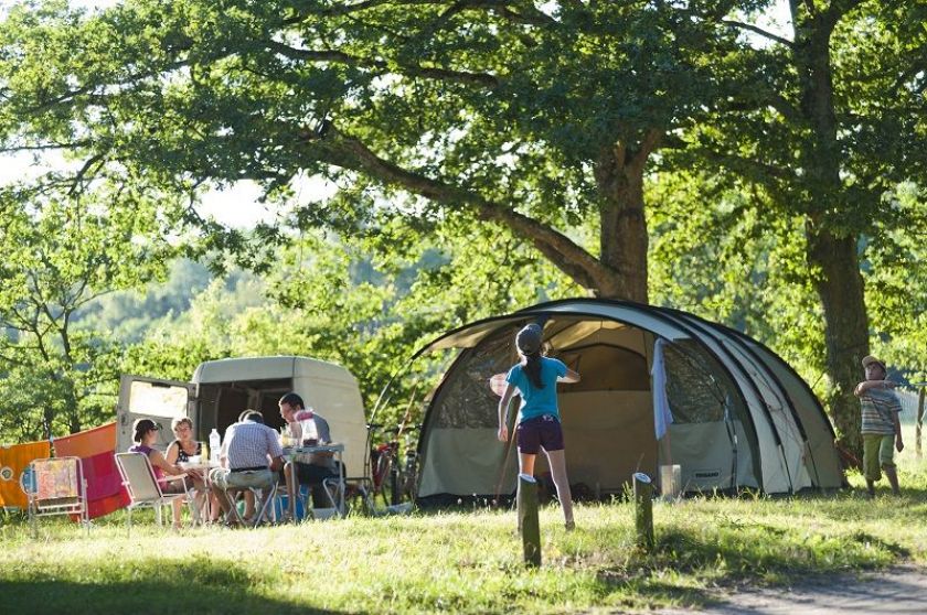 Camping Indigo Les Châteaux : la nature en famille !