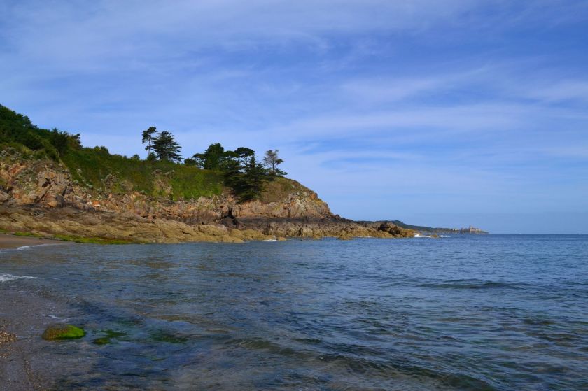 La plage face au village vacance